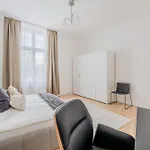 アパート Modernes Im Hollaendischen Viertel