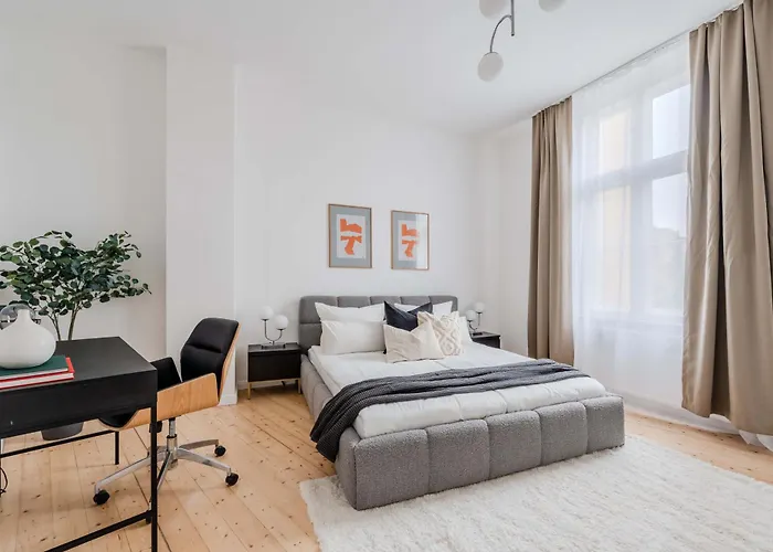 Modernes Im Hollaendischen Viertel *