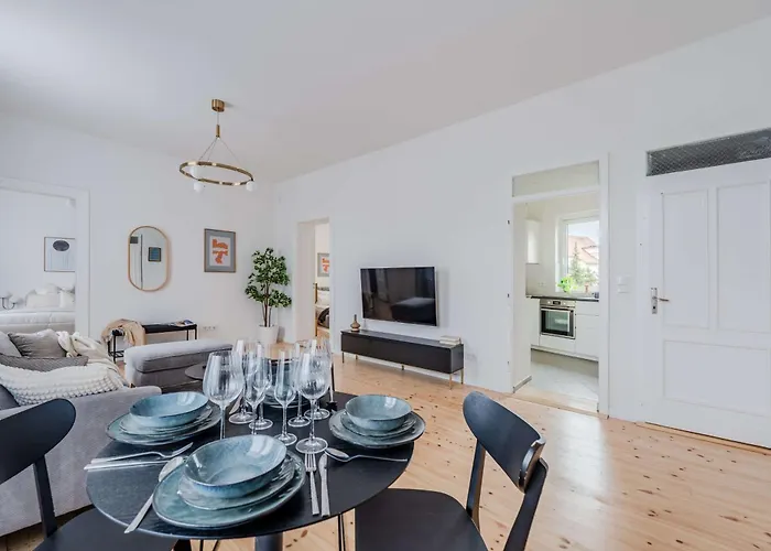 Modernes Im Hollaendischen Viertel *